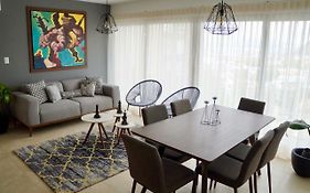Metropolitan Suites